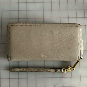 Fossil Zip Around Wristlet Wallet